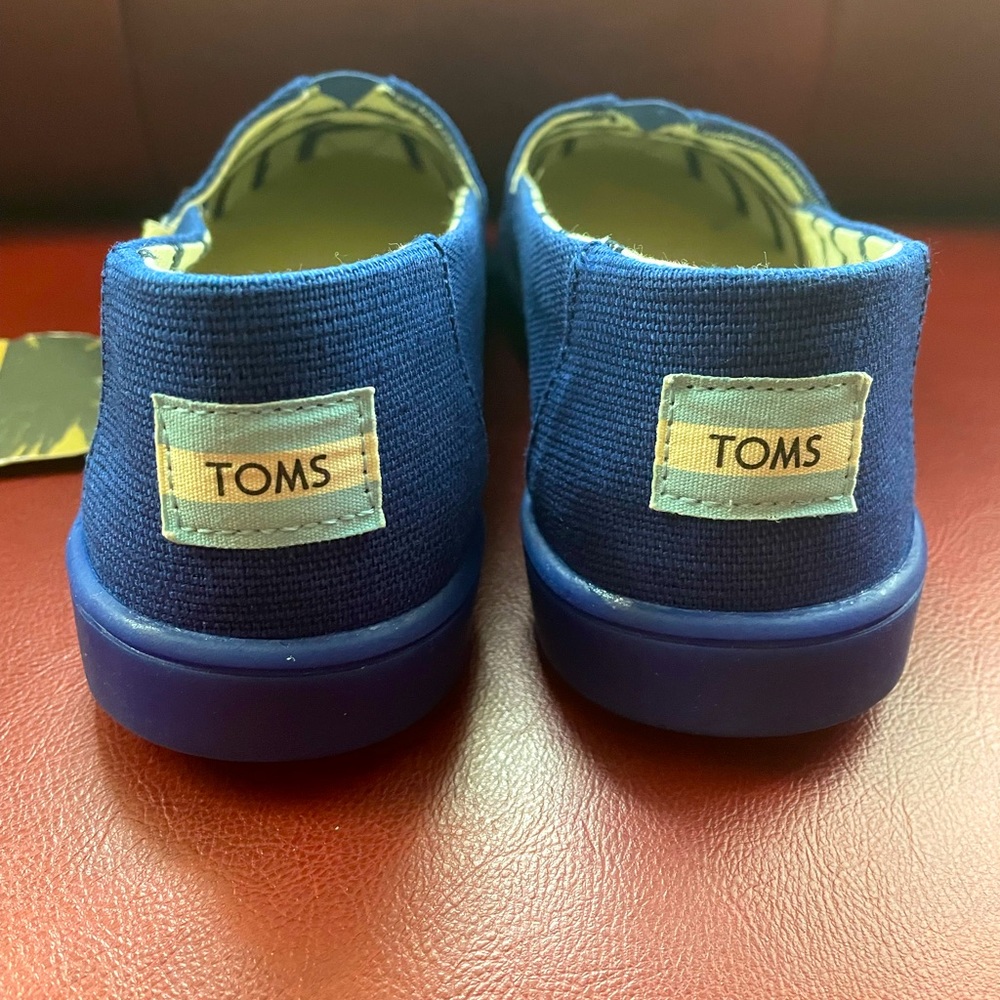 TOMS The Venice Collection Size 6 Blue